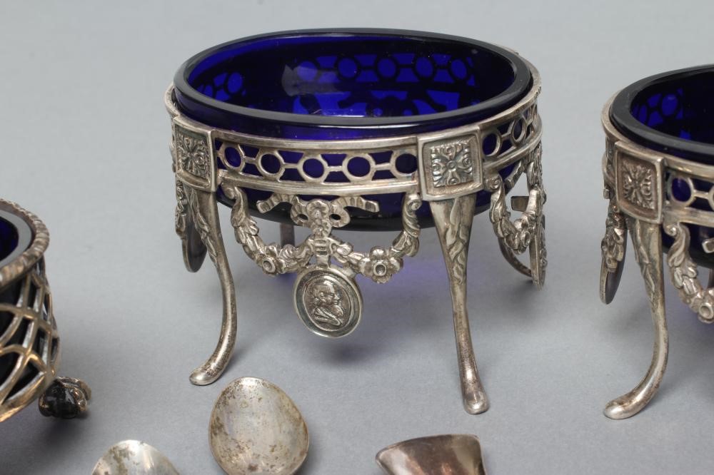 A PAIR OF EARLY VICTORIAN SALTS Image