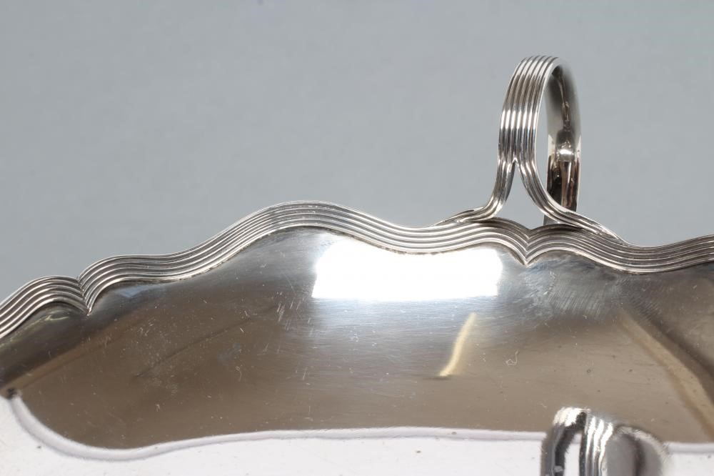 AN EDWARDIAN PEDESTAL DISH Image