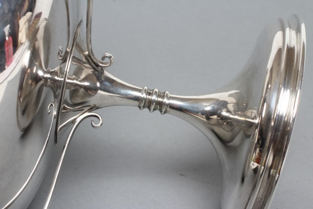 AN EDWARDIAN PEDESTAL DISH Image