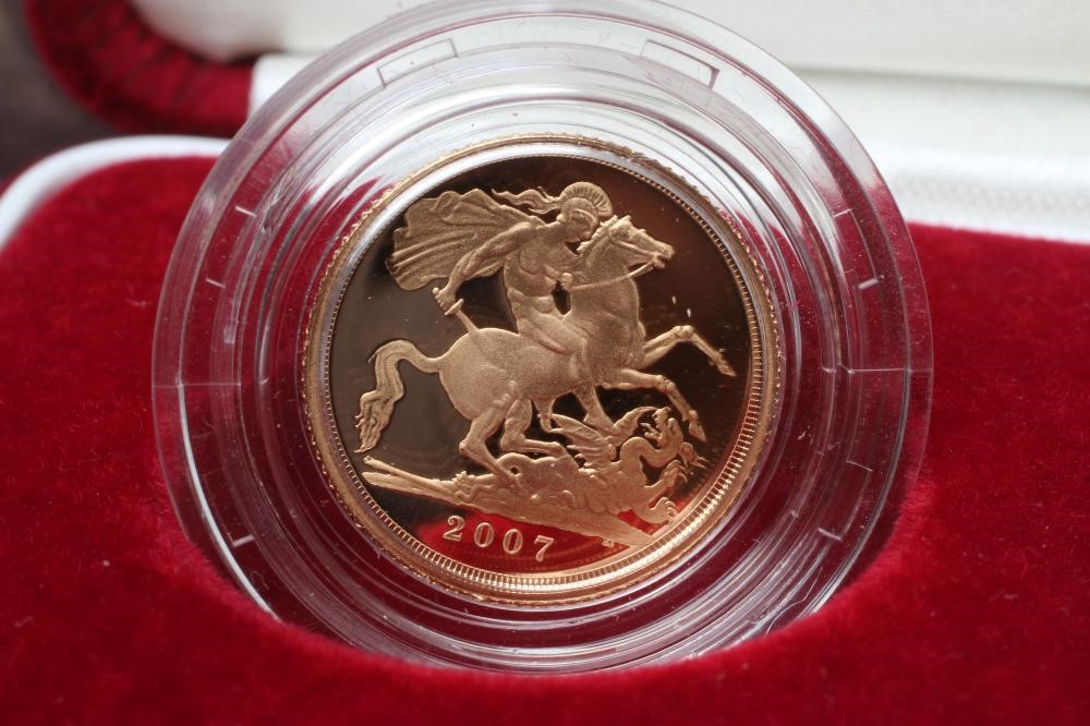 AN ELIZABETH II PROOF HALF SOVEREIGN Image