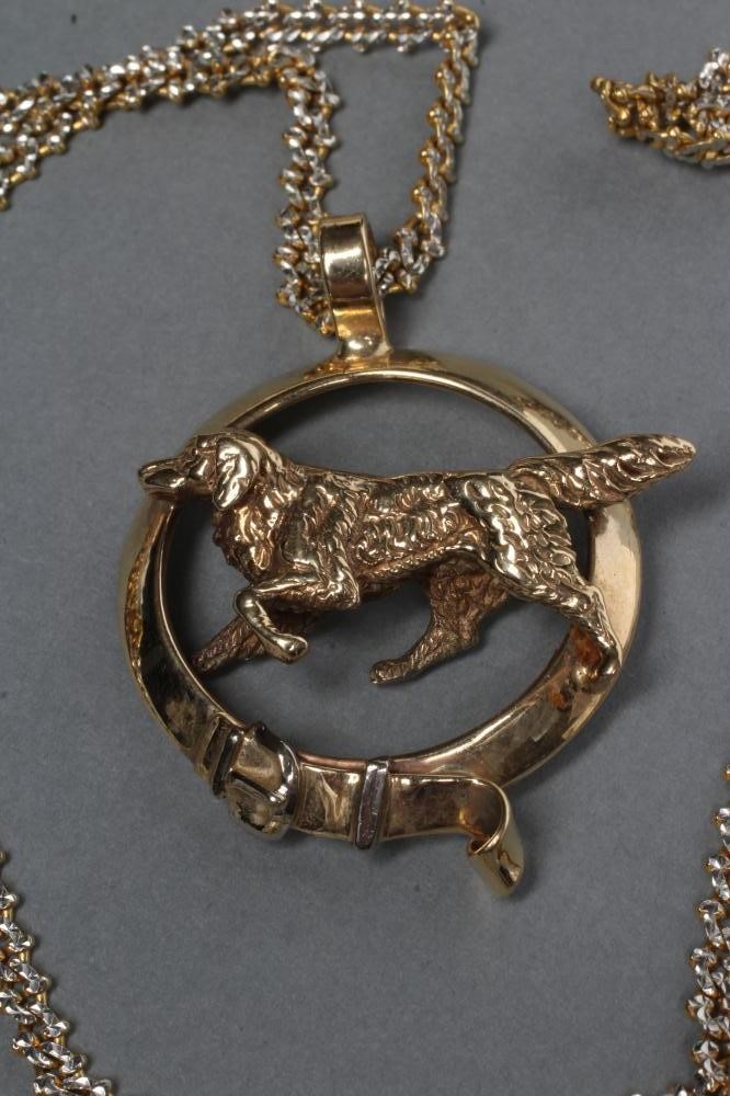 A 9CT GOLD PENDANT modelled as a buckled collar and centred by a dog Image