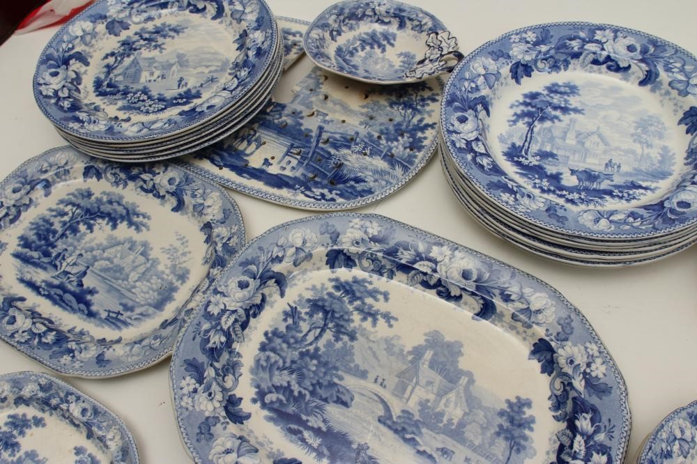 A MATCHED AND COMPOSITE DAVENPORT EARTHENWARE PART DINNER SERVICE Image