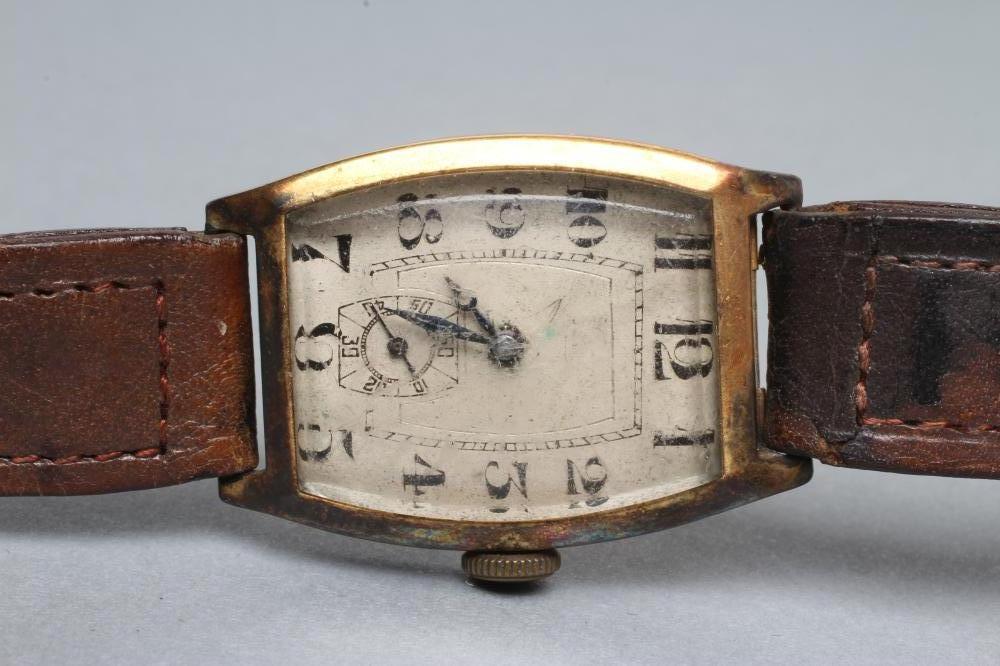 A GENTLEMAN'S 18CT GOLD ROLEX WRISTWATCH Image