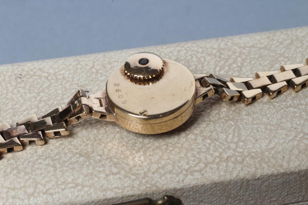 A LADY'S 18CT GOLD JAEGER-LECOULTRE WRISTWATCH Image