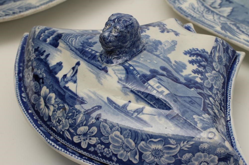 TWO GRADUATED DAVENPORT EARTHENWARE MEAT PLATES Image