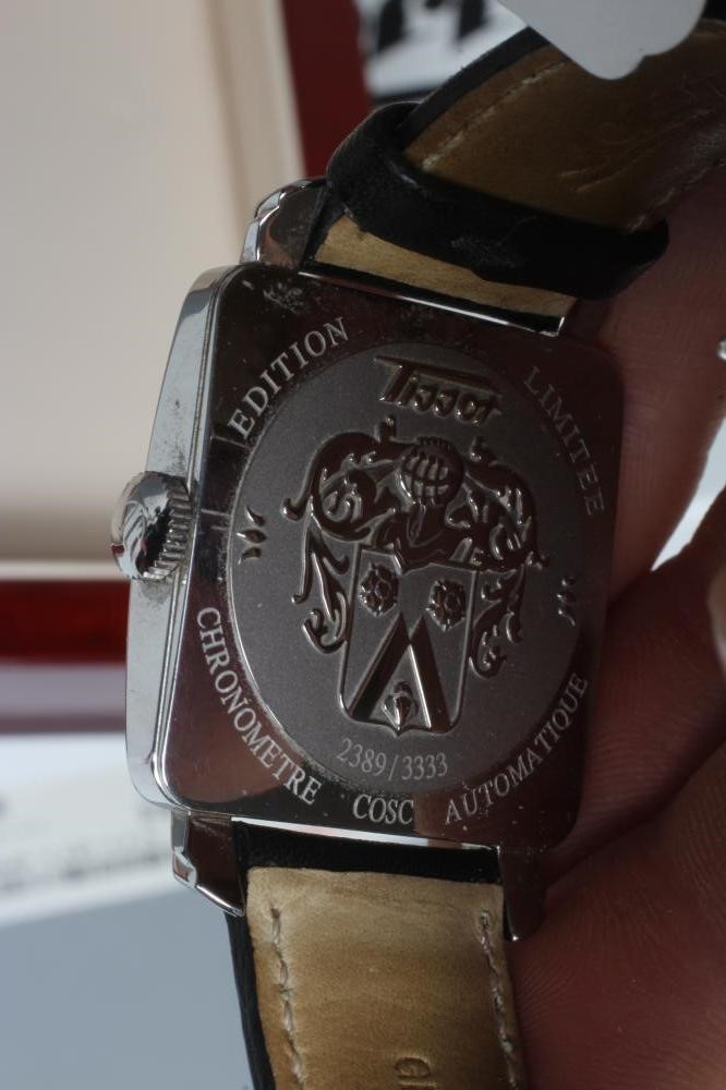 A GENTLEMAN'S TISSOT HERITAGE AUTOMATIQUE CHRONOMETRE Image