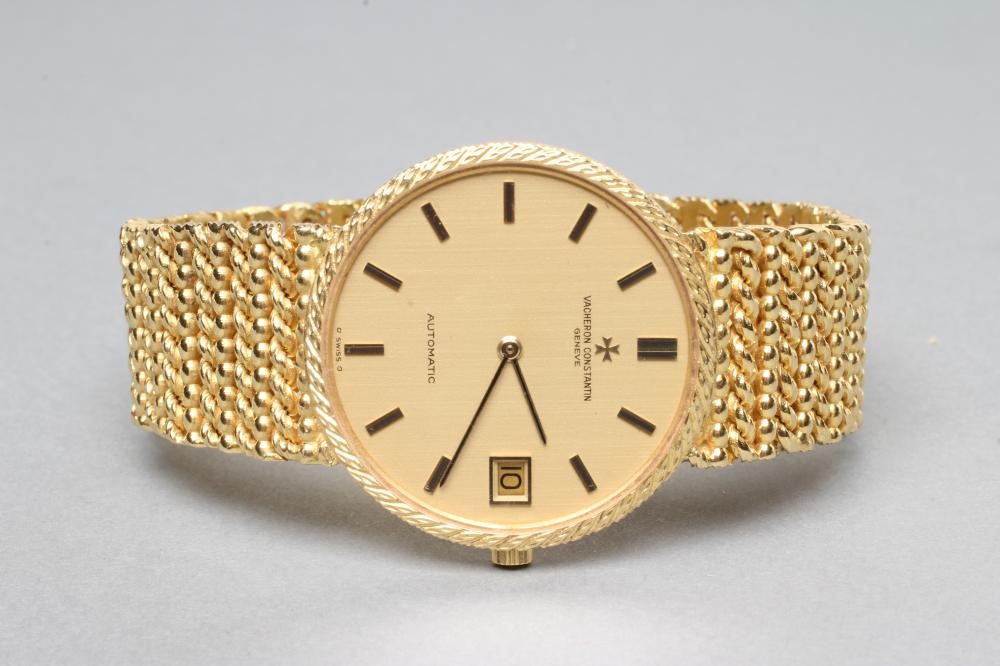 A GENTLEMAN'S 18CT GOLD VACHERON CONSTANTIN AUTOMATIC WRISTWATCH Image