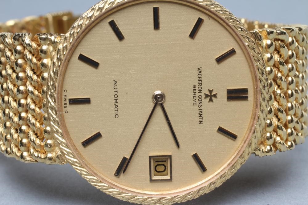 A GENTLEMAN'S 18CT GOLD VACHERON CONSTANTIN AUTOMATIC WRISTWATCH Image