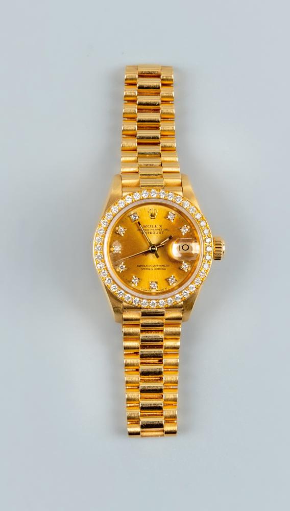 A LADY'S 18CT GOLD AND DIAMOND ROLEX OYSTER PERPETUAL DATEJUST SUPERLATIVE CHRONOMETER Image