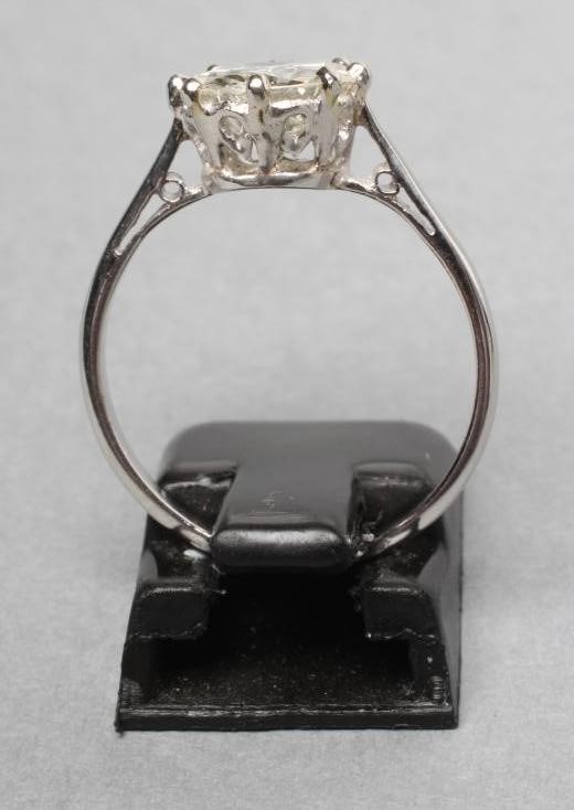 A SOLITAIRE DIAMOND RING Image