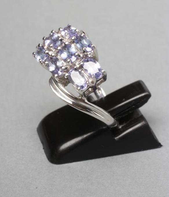 A TANZANITE DRESS RING Image
