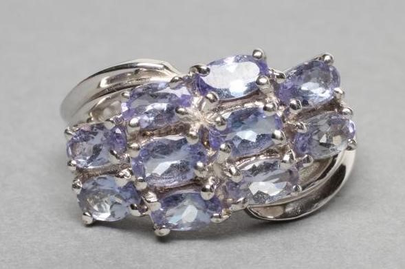 A TANZANITE DRESS RING Image