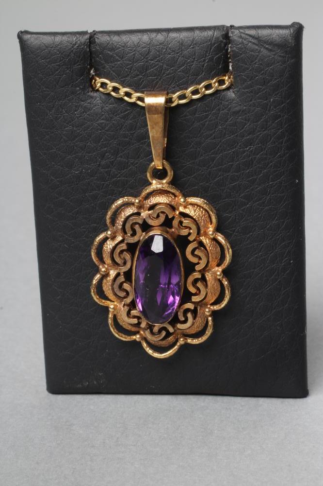AN AMETHYST PENDANT Image