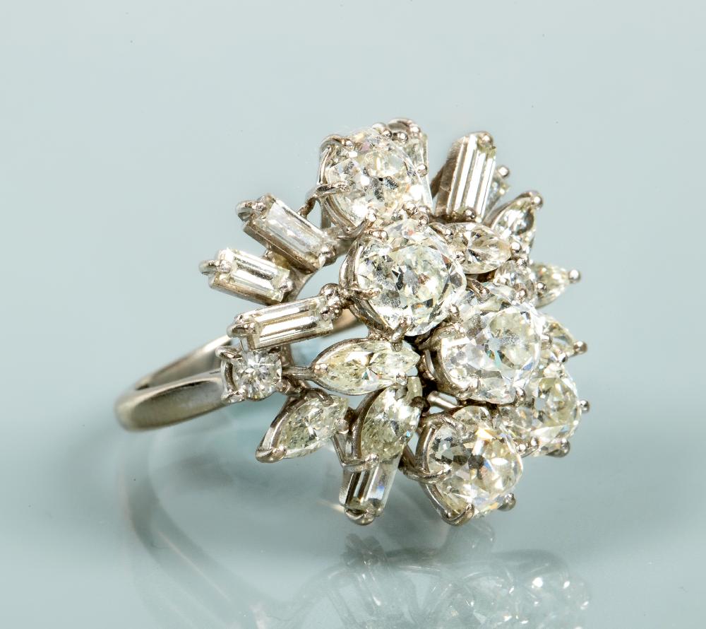 A DIAMOND CLUSTER RING Image