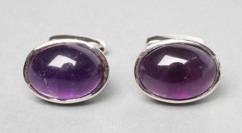 A PAIR OF AMETHYST CUFFLINKS Image