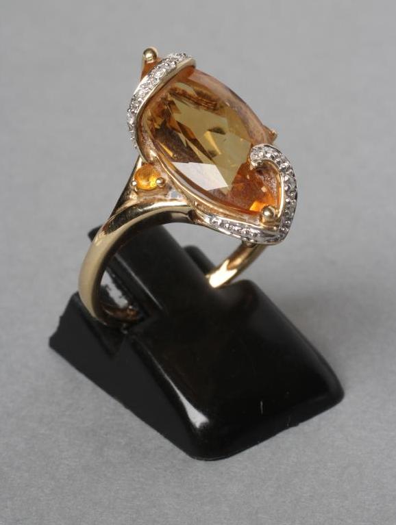 A CITRINE COCKTAIL RING Image