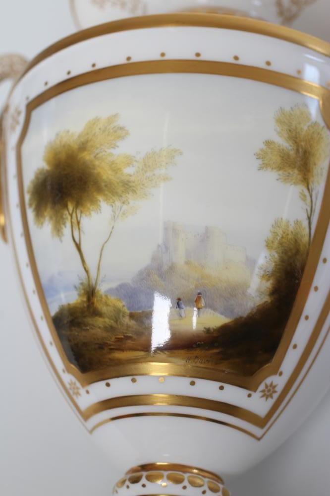 A ROYAL WORCESTER PORCELAIN URN Image