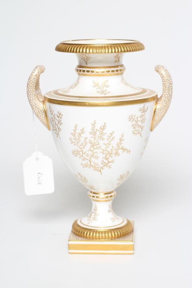 A ROYAL WORCESTER PORCELAIN URN Image
