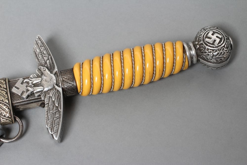 A THIRD REICH LUFTWAFFE OFFICER'S DAGGER Image