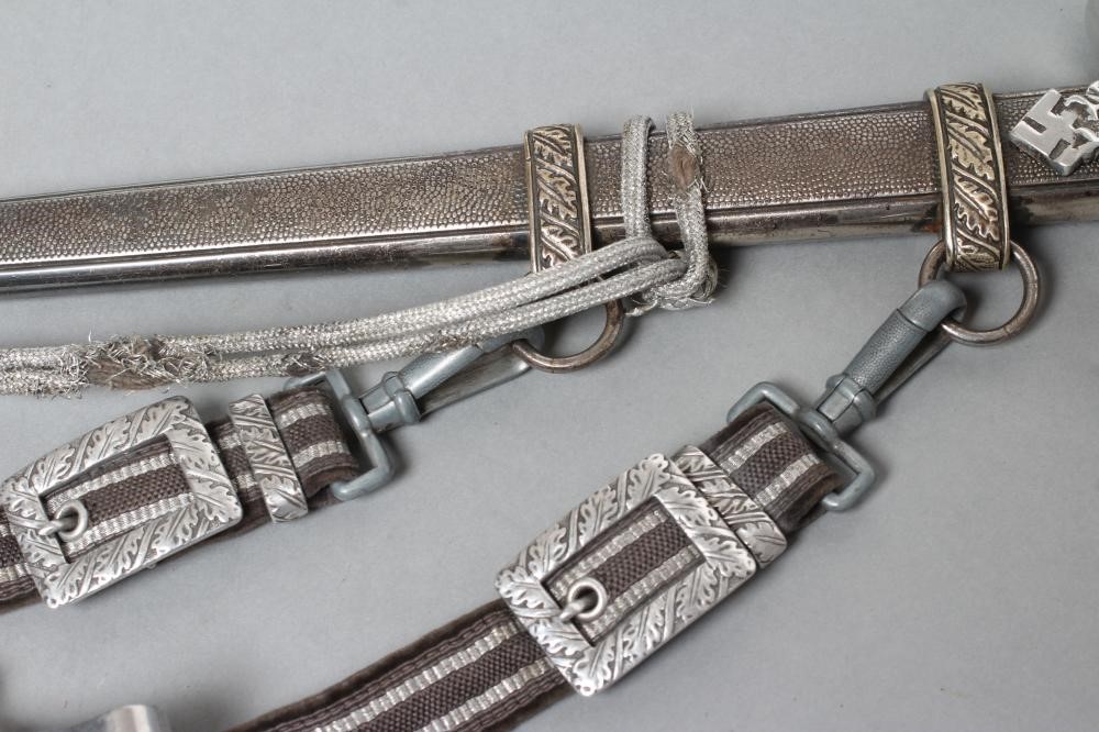 A THIRD REICH LUFTWAFFE OFFICER'S DAGGER Image