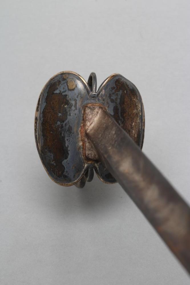 AN 18TH CENTURY SMALL SWORD Image