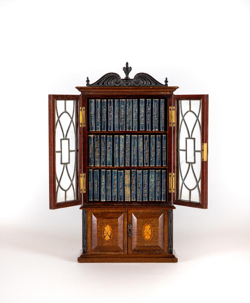 MINIATURE SHAKESPEARE Image