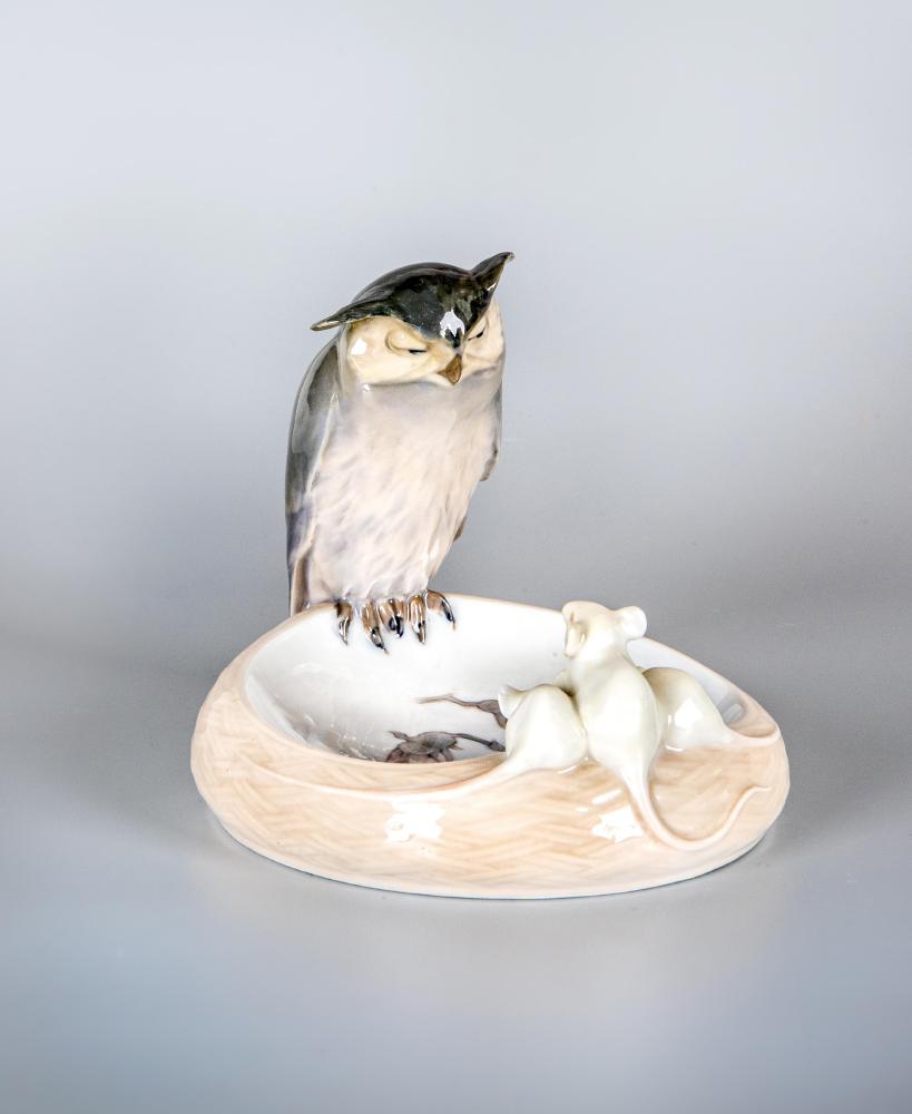 A ROYAL COPENHAGEN PORCELAIN DISH Image