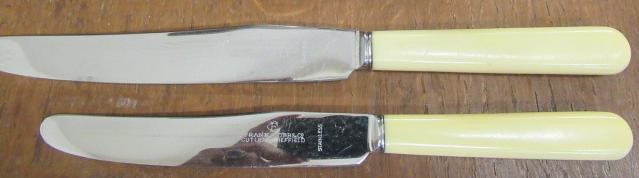 AN ART DECO EPNS TABLE SUITE Image