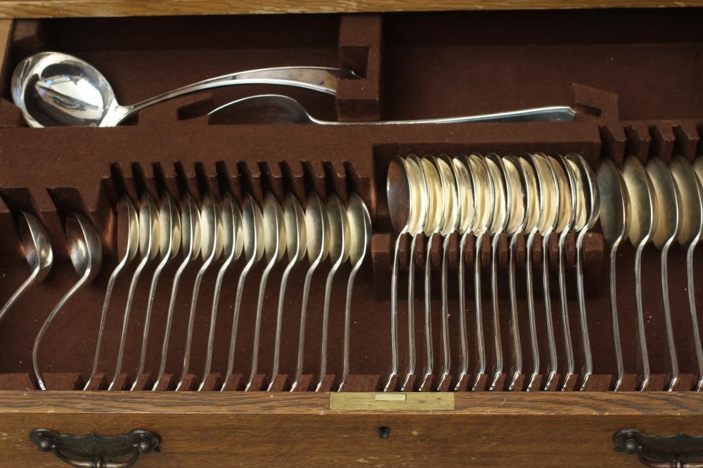 AN ART DECO EPNS TABLE SUITE Image