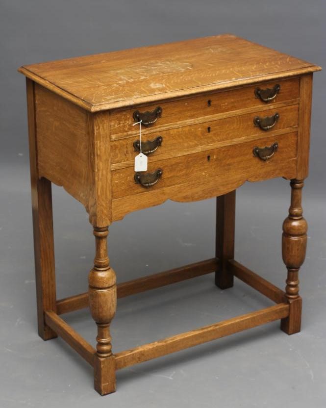 AN ART DECO EPNS TABLE SUITE Image