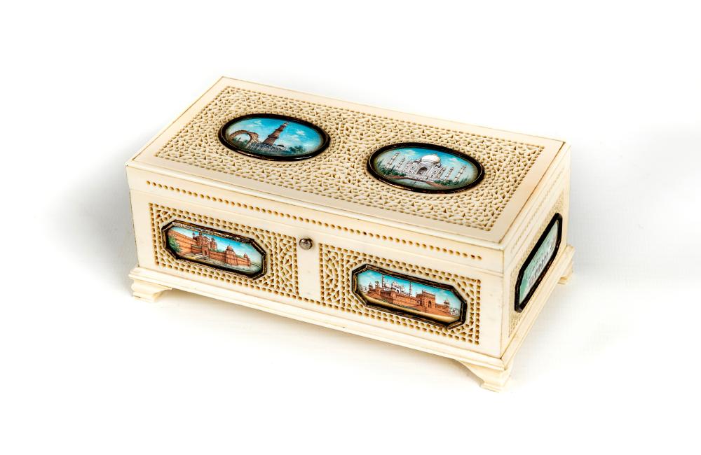 AN INDIAN IVORY CASKET Image
