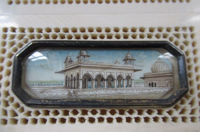 AN INDIAN IVORY CASKET Image