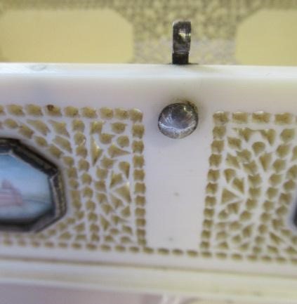 AN INDIAN IVORY CASKET Image