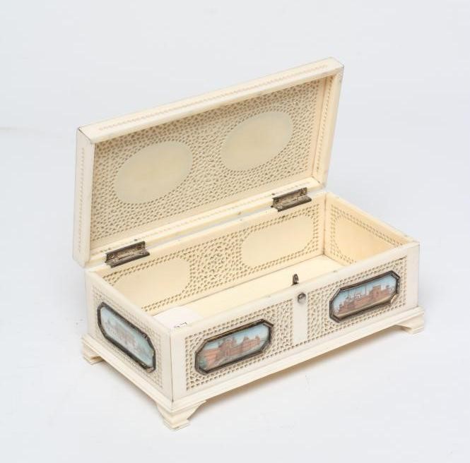 AN INDIAN IVORY CASKET Image