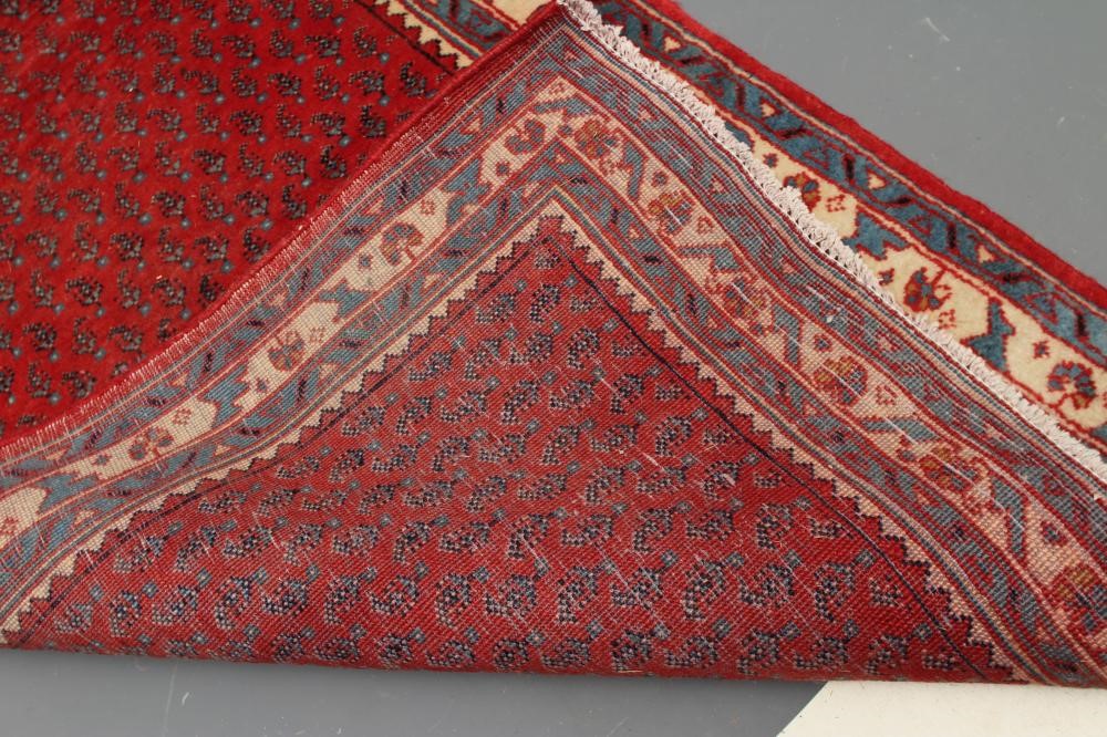 A PERSIAN STYLE WOOL RUNNER Image