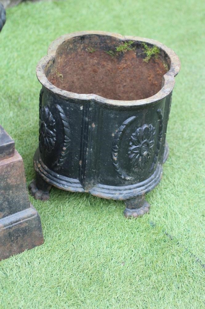 A VICTORIAN CAST IRON URN Image