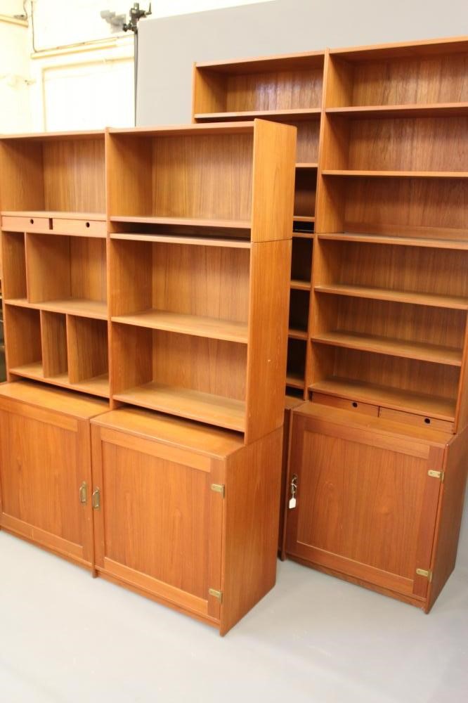 A DANISH TEAK LYBY SYSTEM 400 MODULAR ROOM UNIT Image