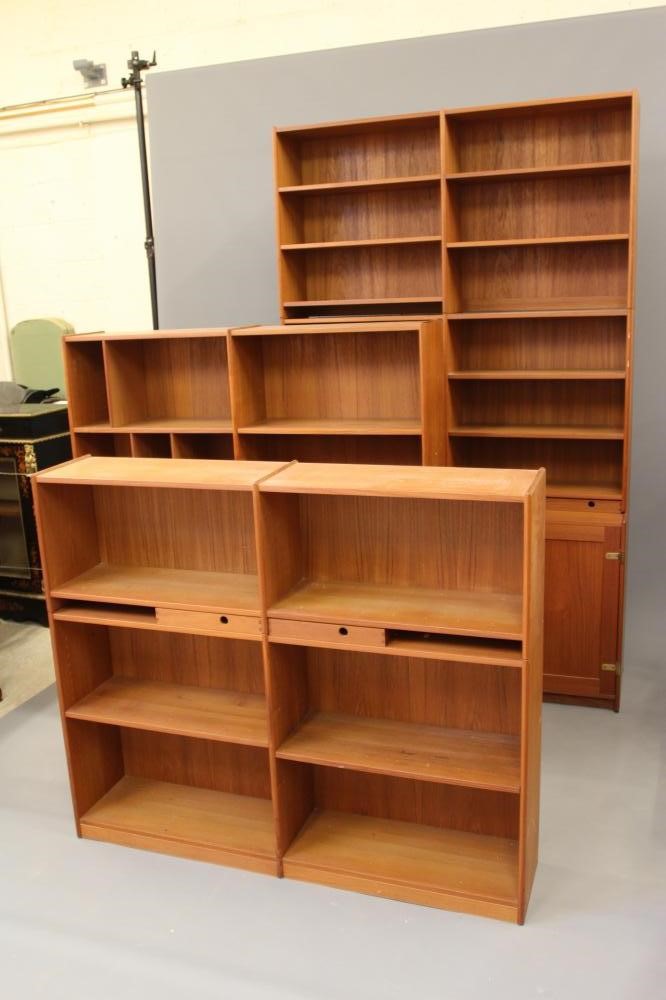 A DANISH TEAK LYBY SYSTEM 400 MODULAR ROOM UNIT Image