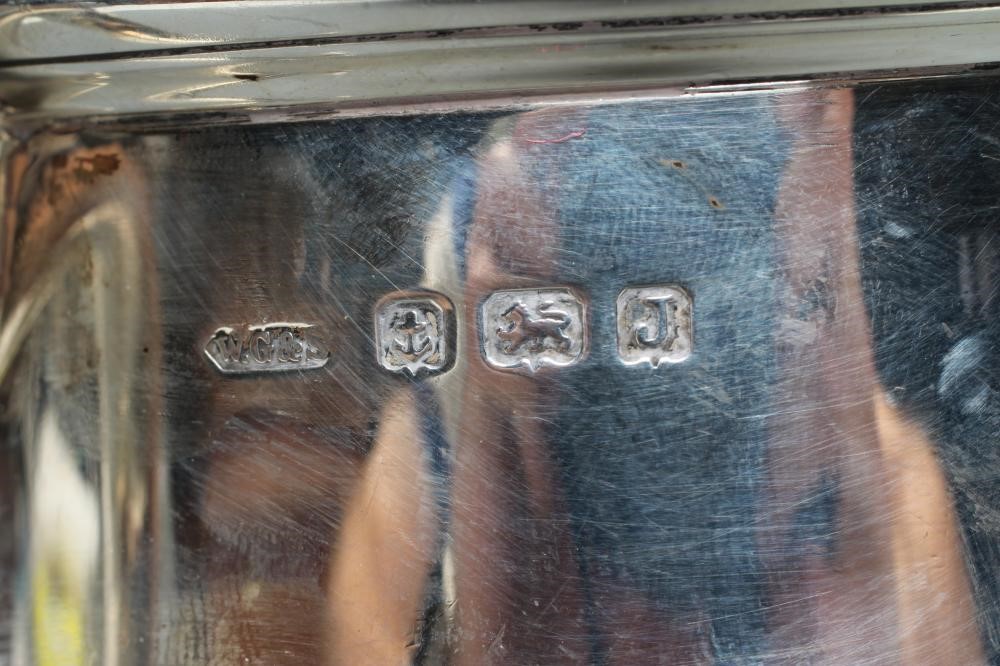 A GEORGIAN STYLE MUG Image