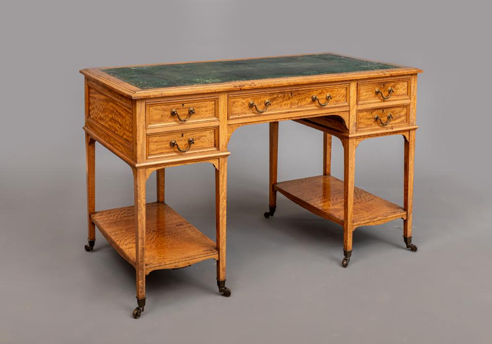 AN EDWARDIAN SATINWOOD DESK Image