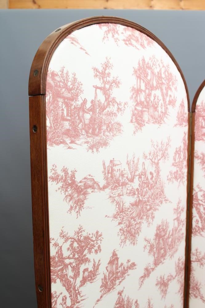 AN EDWARDIAN MAHOGANY FRAMED FOLDING ROOM SCREEN Image