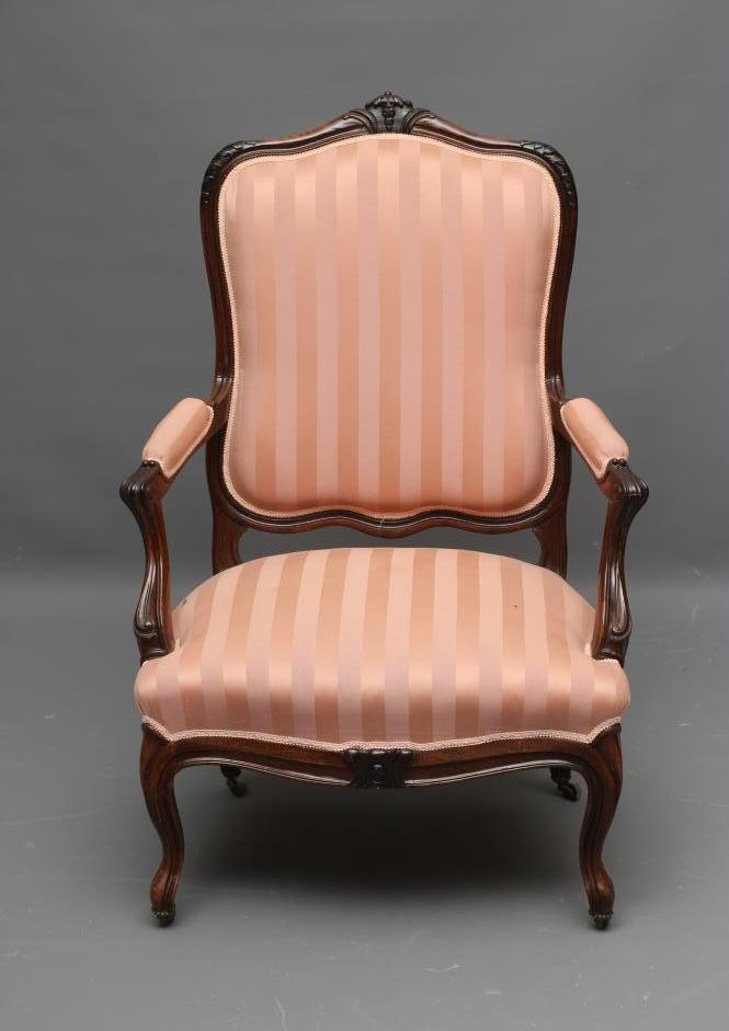 A GEORGIAN STYLE ROSEWOOD ARMCHAIR Image