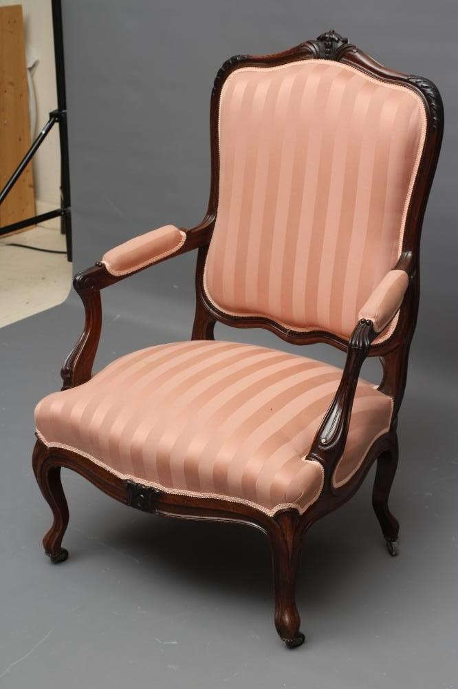 A GEORGIAN STYLE ROSEWOOD ARMCHAIR Image