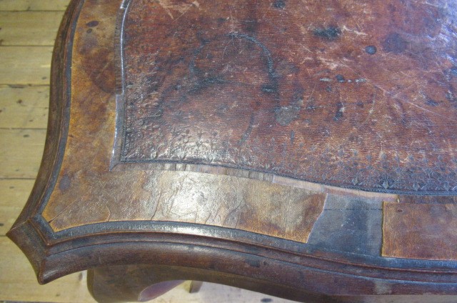 A LOUIS XVI STYLE BUREAU PLAT Image