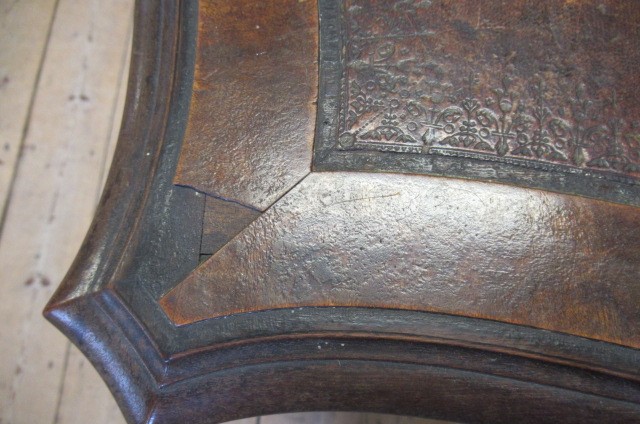 A LOUIS XVI STYLE BUREAU PLAT Image