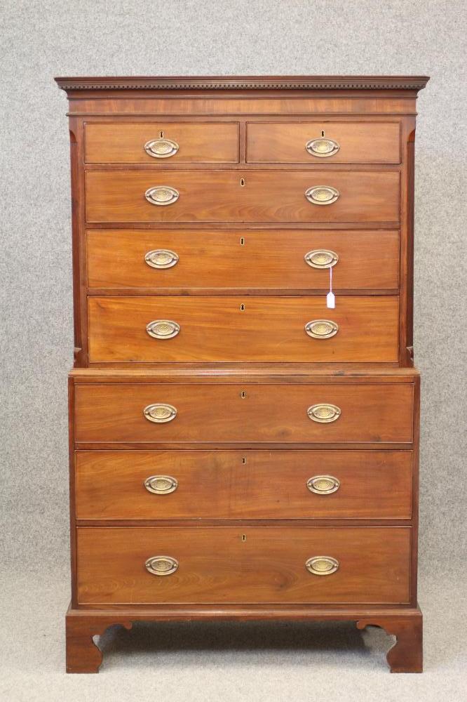 A GEORGIAN MAHOGANY CHEST ON CHEST Image