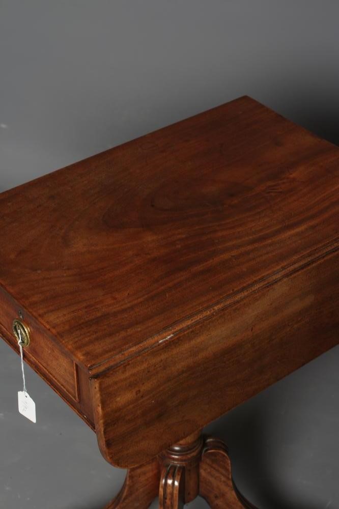 A REGENCY MAHOGANY PEMBROKE TABLE Image