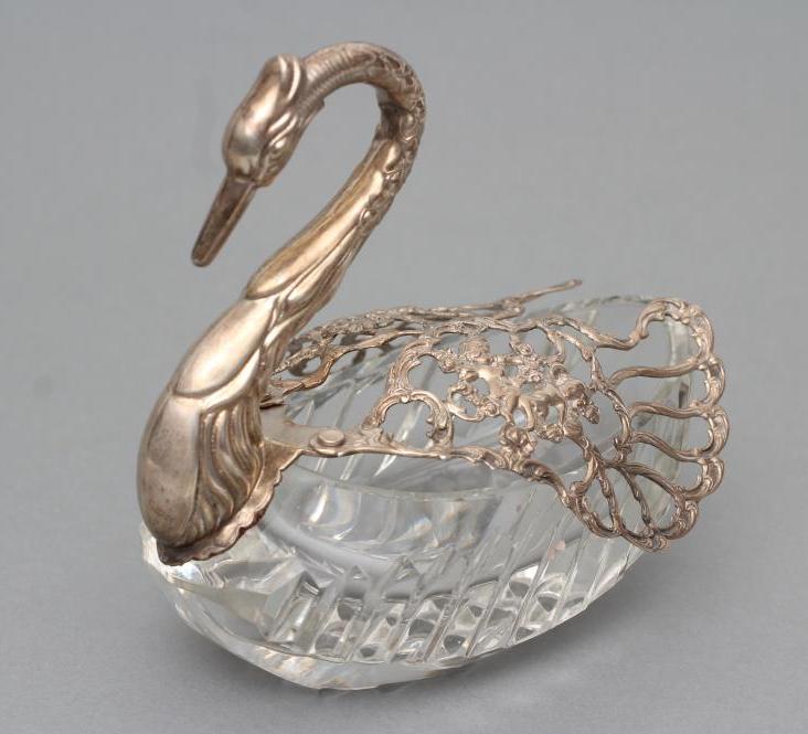 A SILVER MOUNTED CUT GLASS SWAN POSY HOLDER Image