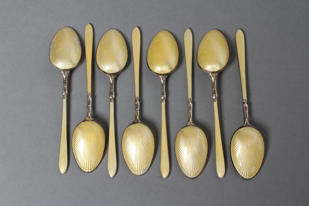 A SET OF EIGHT ART DECO GILT COFFEE SPOONS Image