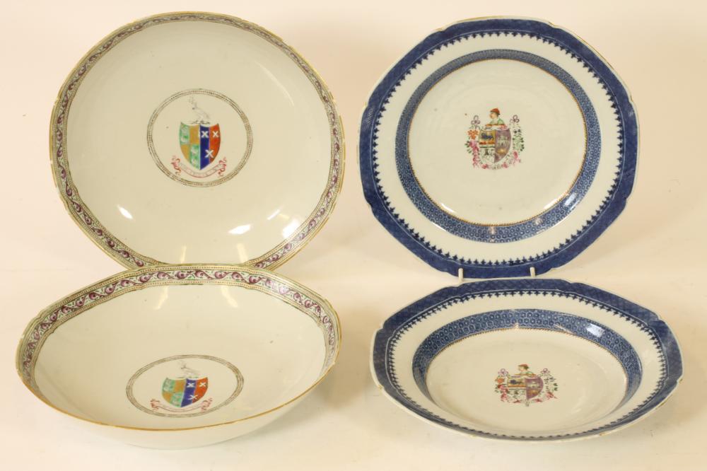A PAIR OF CHINESE EXPORT PORCELAIN SAUCER DISHES Image